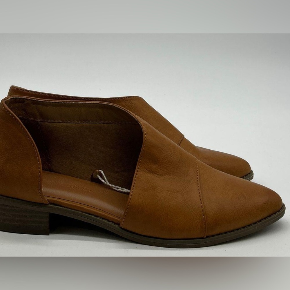 Cynthia Rowley Brown Flats Size 8